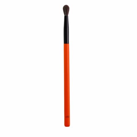 O13 Orange Kiss Medium Blending Brush