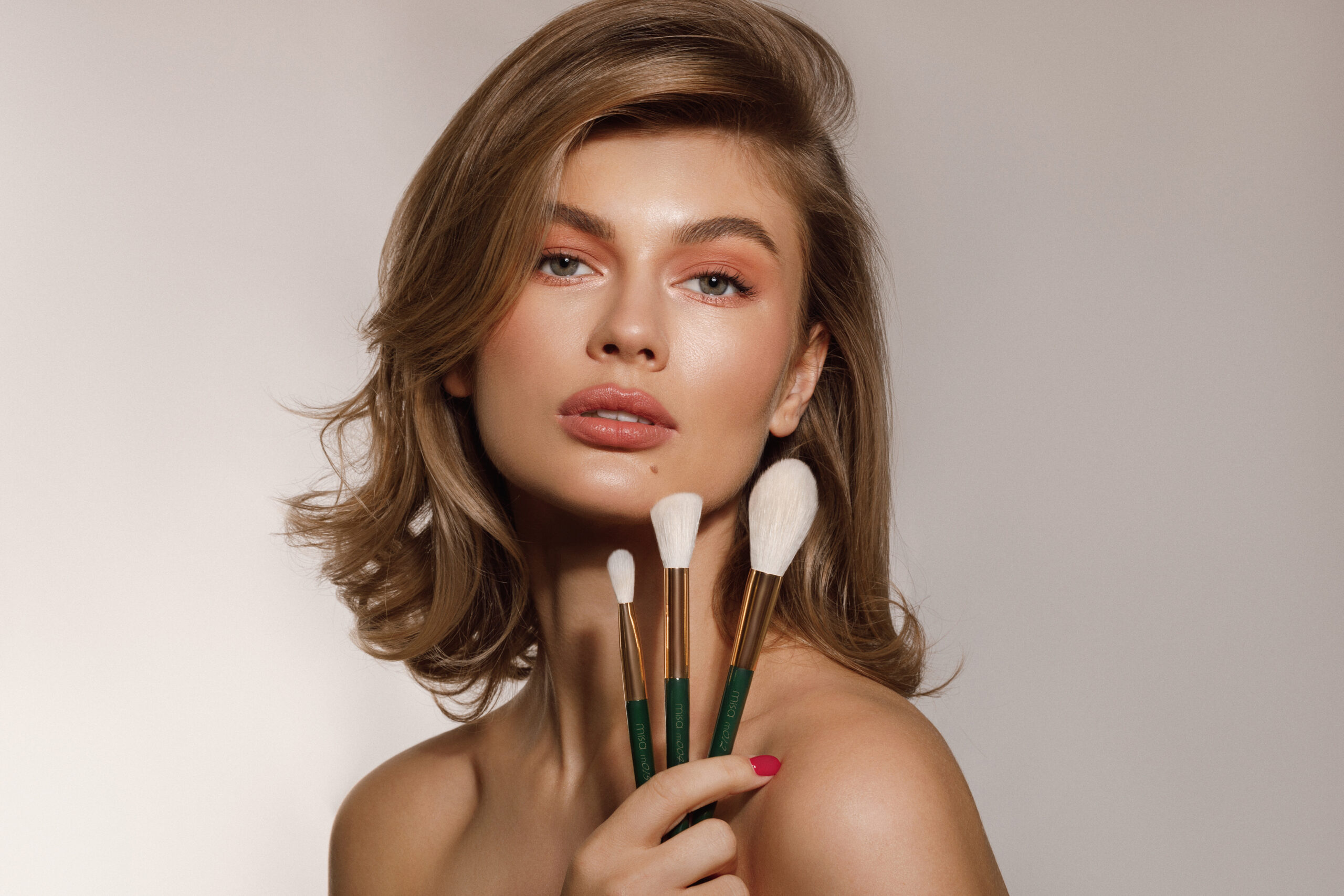 Emerald m004 Highlighting Brush - Misa Store