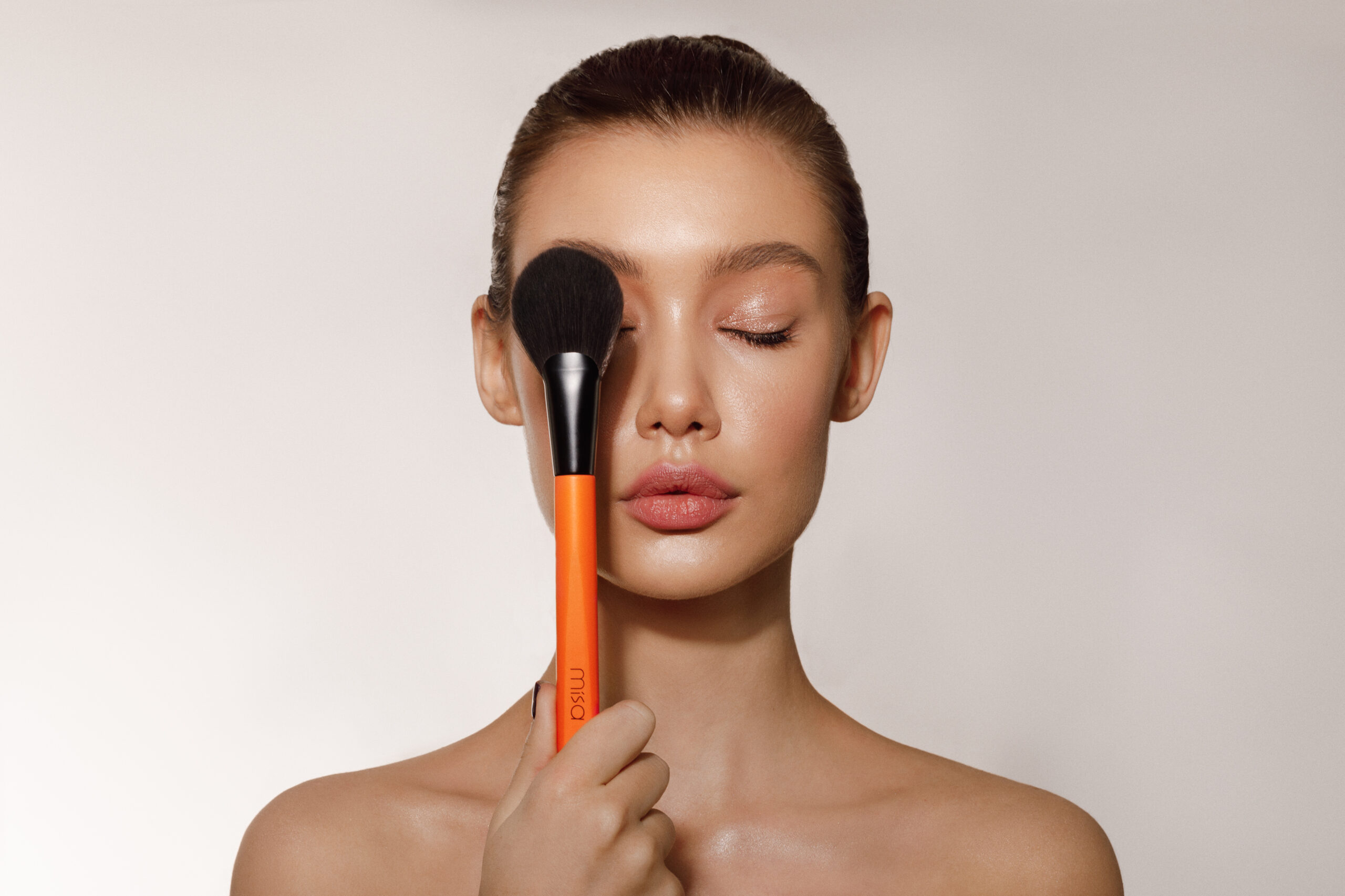 SOPH4422 O3 Orange Kiss Medium Fan Powder Brush - Misa Store