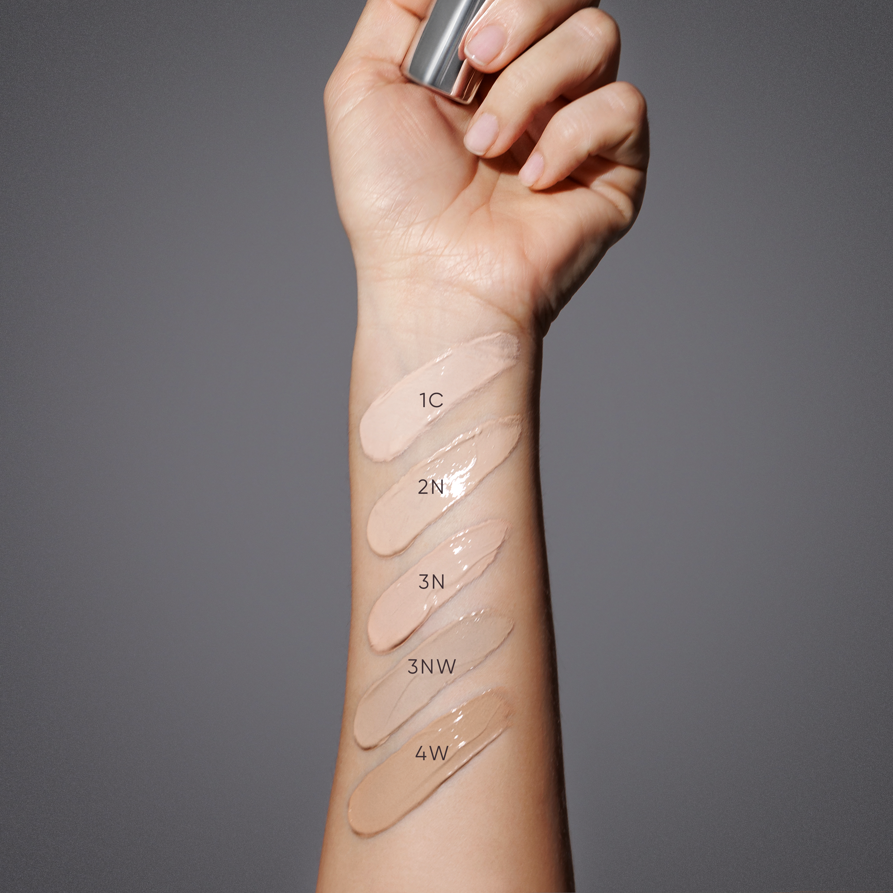 Hand liquid foundation Timeless Glow Foundation - Misa Store